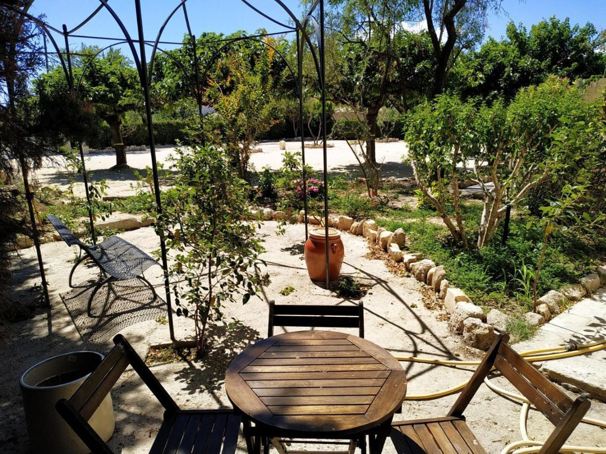 Des Amandiers Hotel Graveson