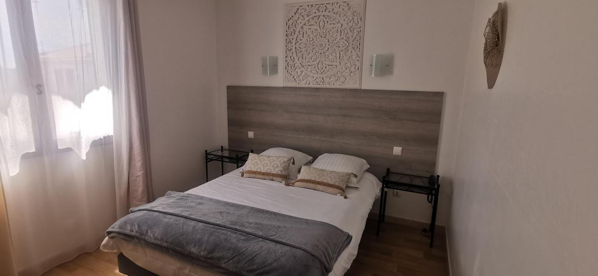 Des Amandiers Hotel