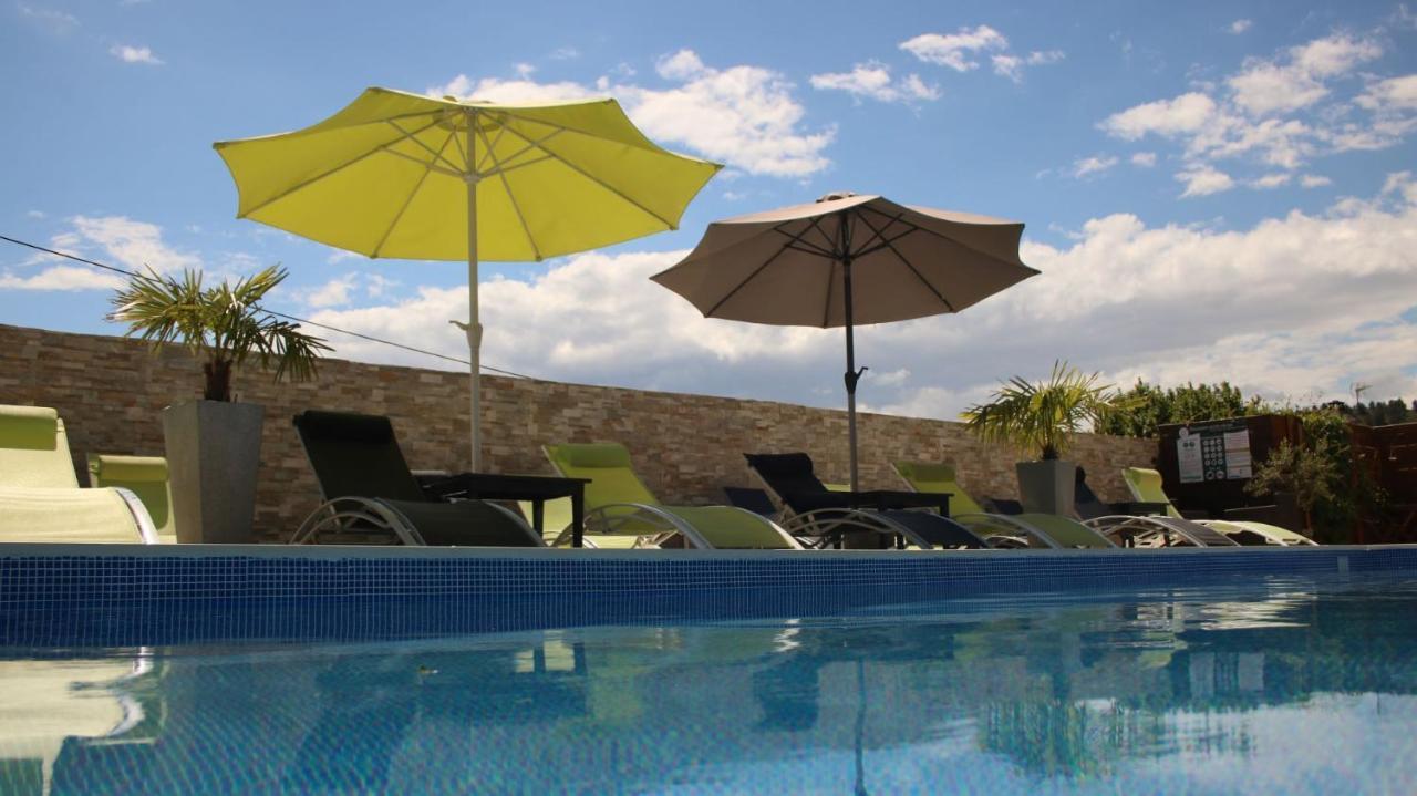 Des Amandiers Hotel